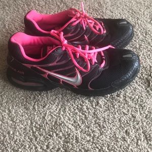 Nike Tennis Shoes. Max Air